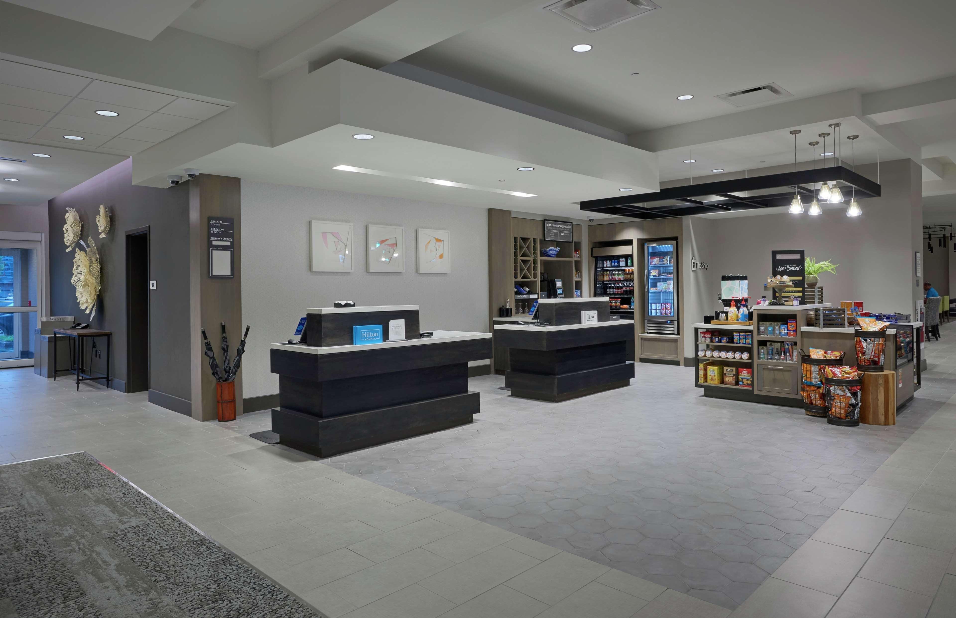 Hilton Garden Inn Corning Downtown Bagian luar foto