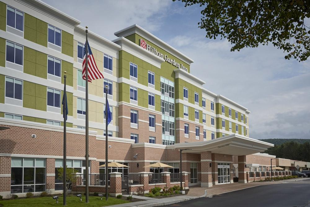 Hilton Garden Inn Corning Downtown Bagian luar foto