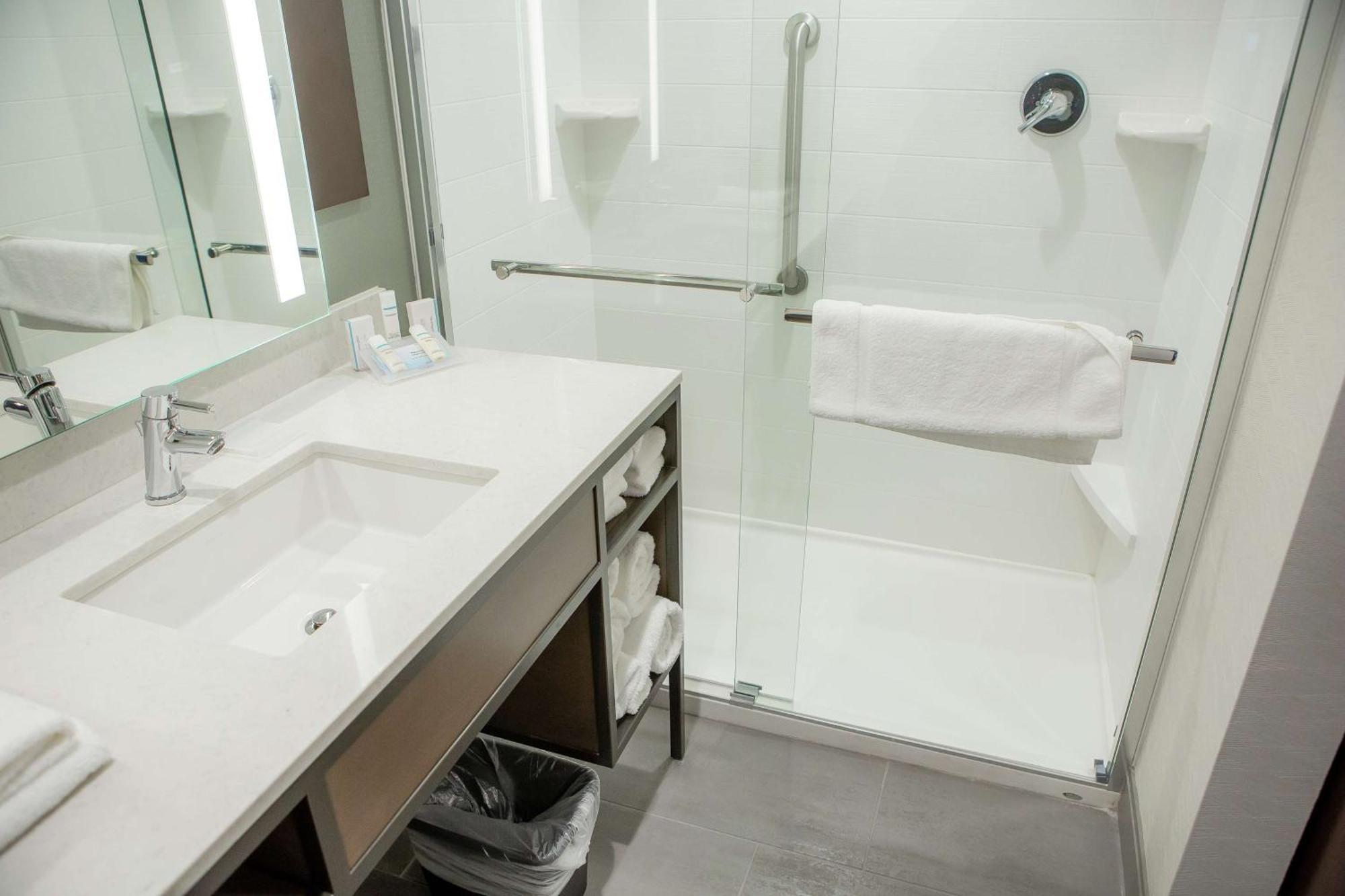 Hilton Garden Inn Corning Downtown Bagian luar foto